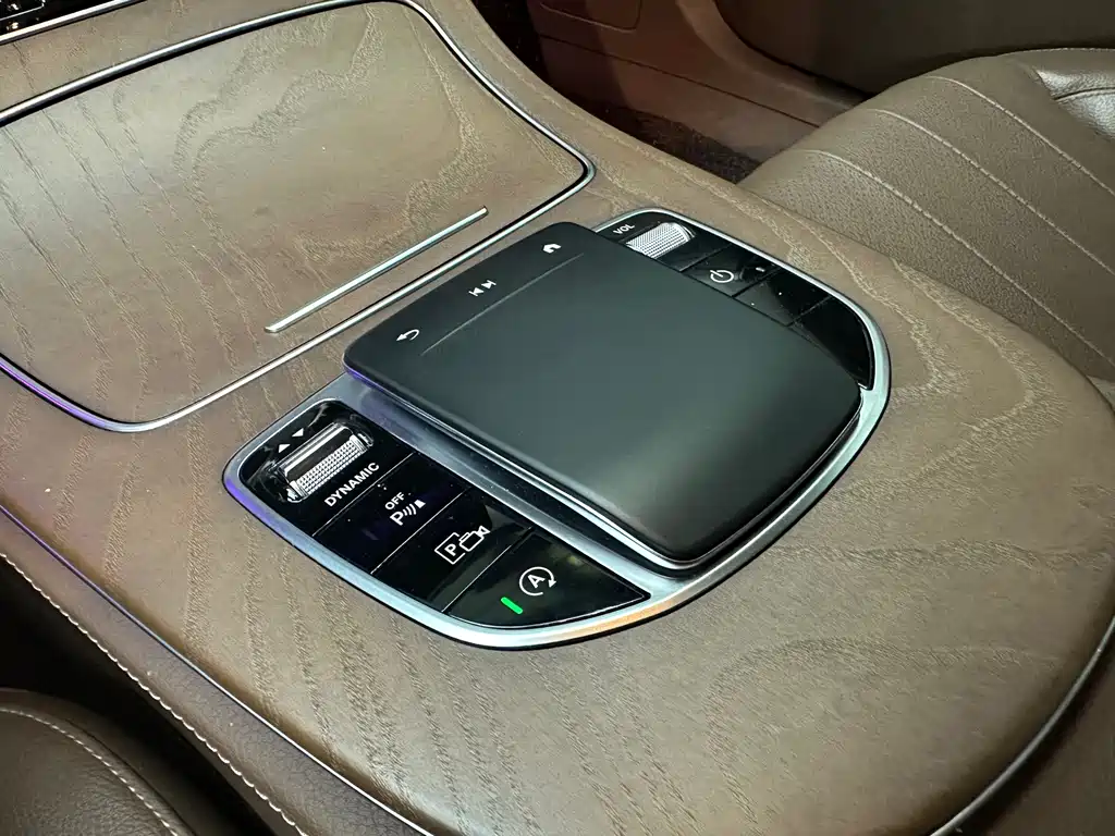 Mercedes-Benz E-Class 2023