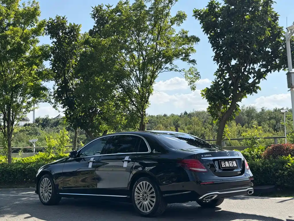 Mercedes-Benz E-Class 2020 — фото 9