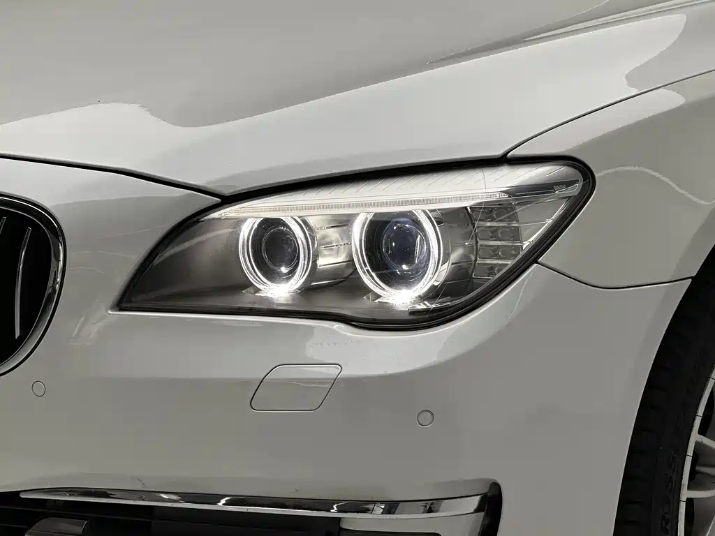 BMW 7 Series 2014 — фото 17