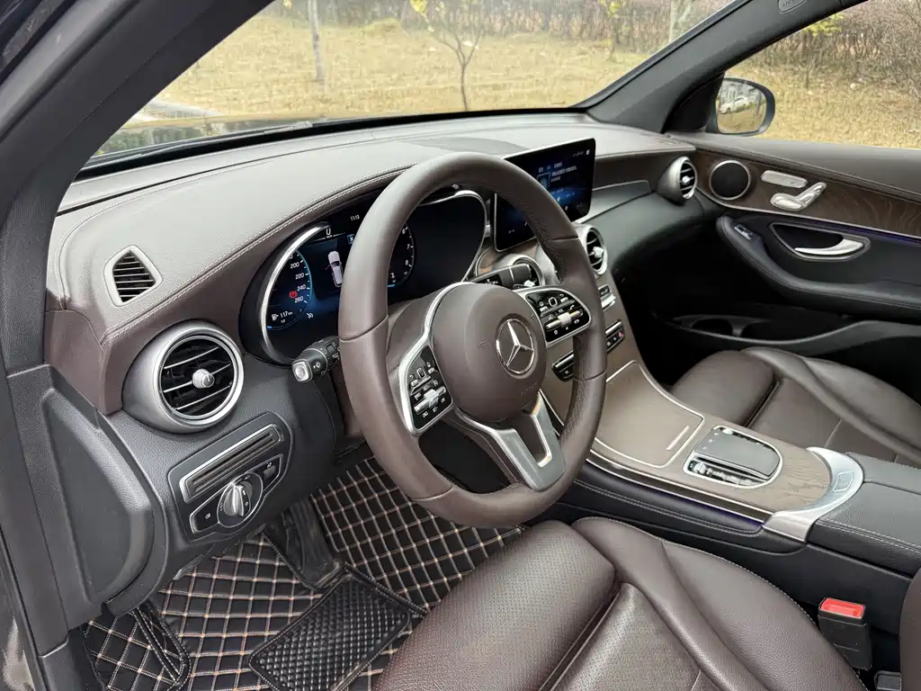 Mercedes-Benz GLC 2020 — фото 17