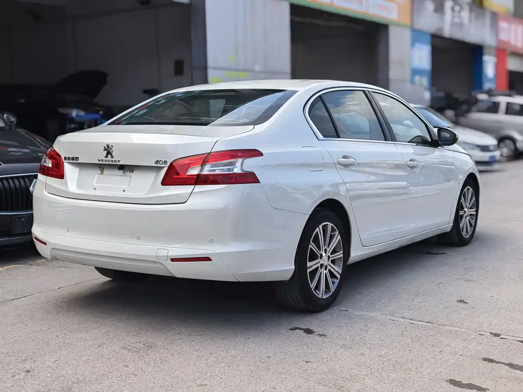 Peugeot 408 2015 — фото 16