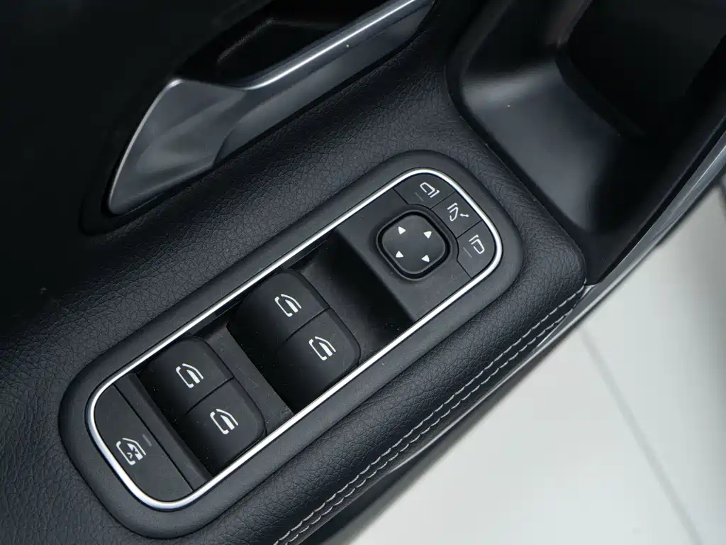 Mercedes-Benz A-Class 2022 — фото 13