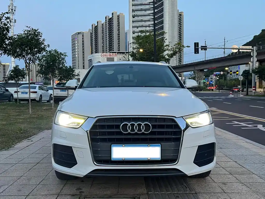 Audi Q3 2017 — фото 1