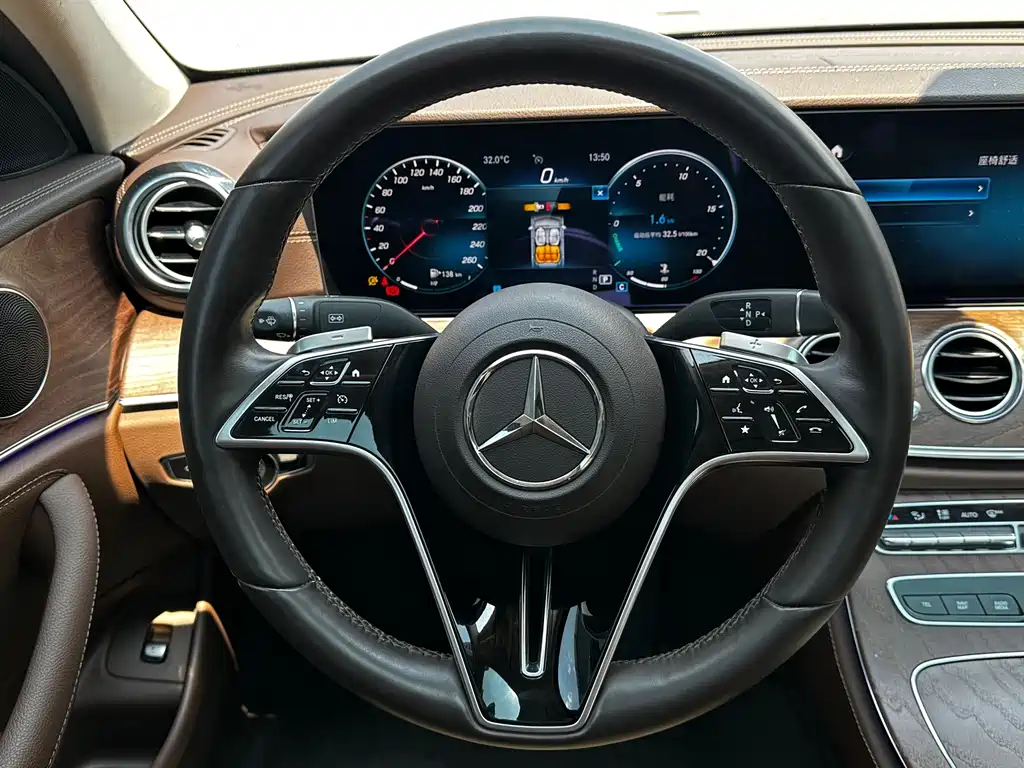 Mercedes-Benz E-Class 2021 — фото 16