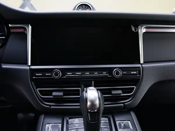 Porsche Macan 2021