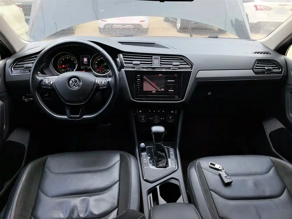Volkswagen Tiguan L 2020 — фото 10