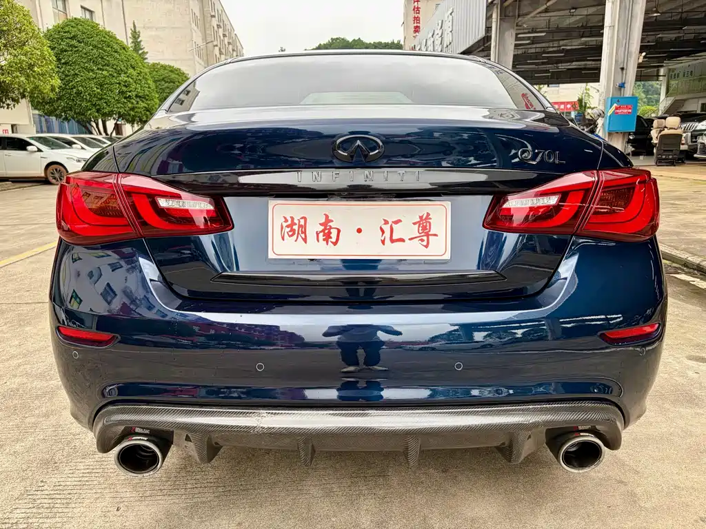 Infiniti Q70 2018 — фото 16
