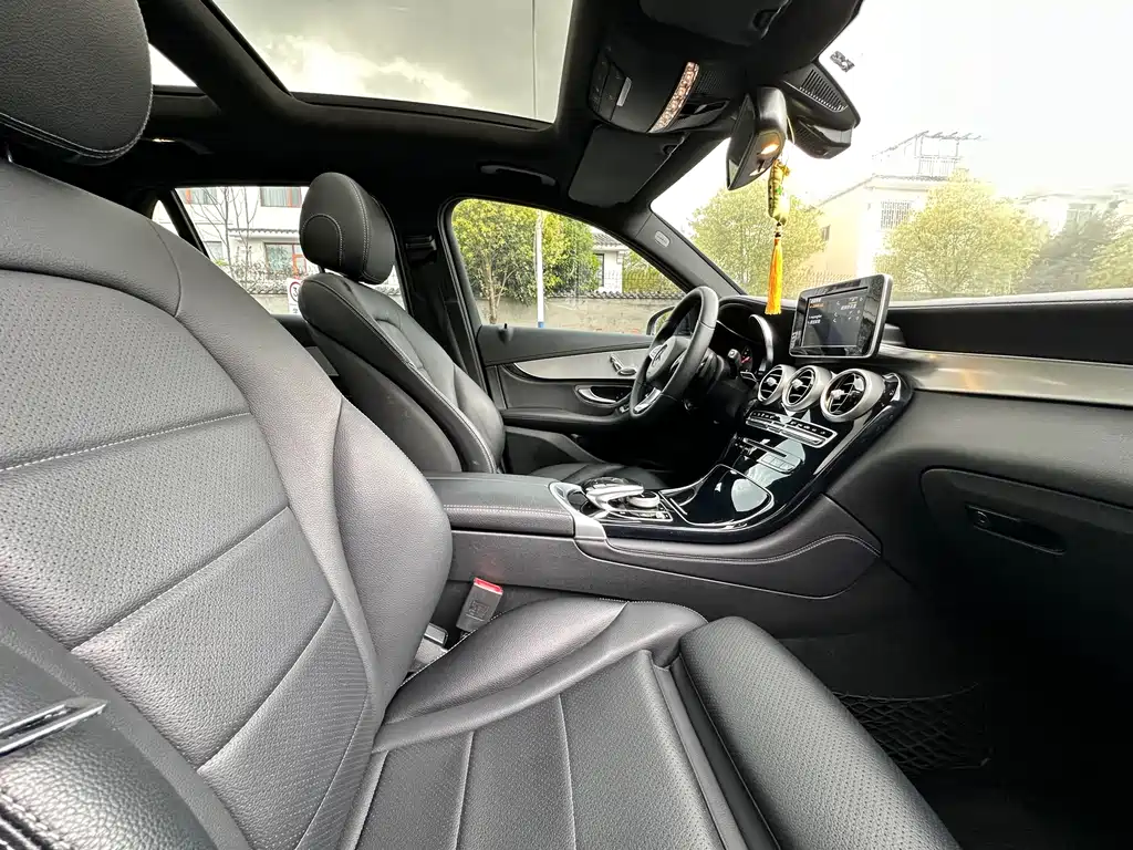 Mercedes-Benz GLC 2018 — фото 14