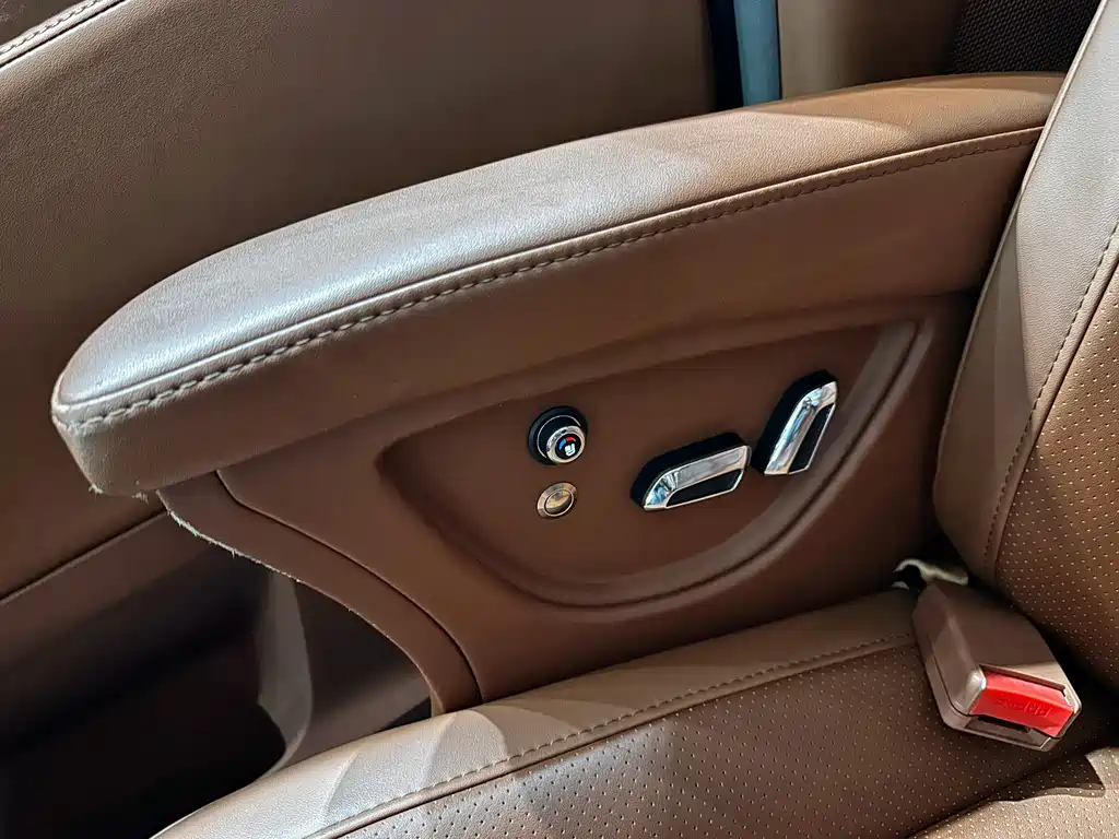 Toyota Sienna 2018 — фото 16