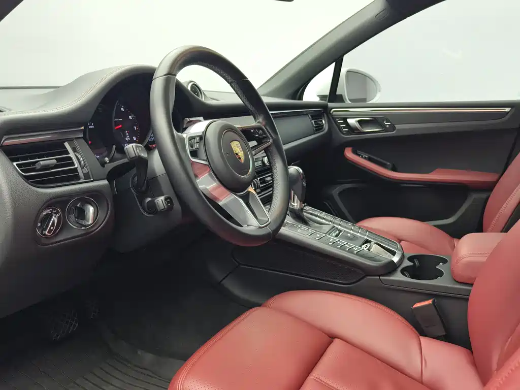 Porsche Macan 2021 — фото 11