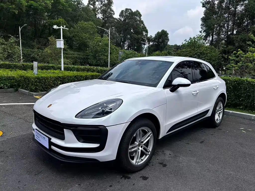 Porsche Macan 2024 — фото 1