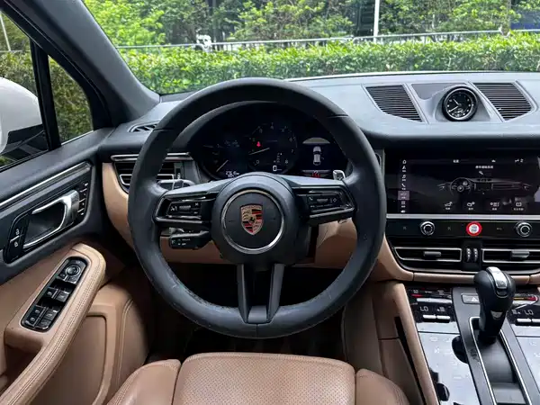 Porsche Macan 2024