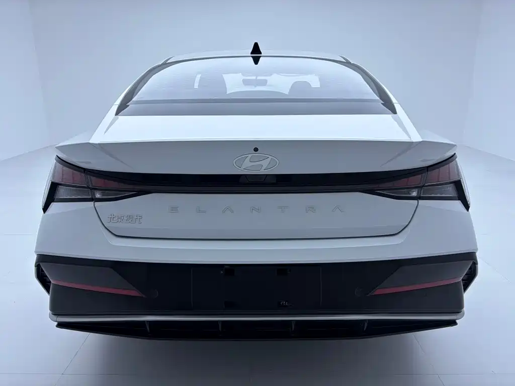 Hyundai Elantra 2023