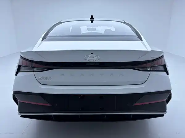 Hyundai Elantra 2023