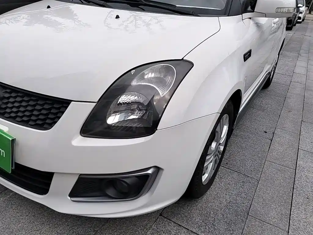 Suzuki Swift 2014 — фото 24