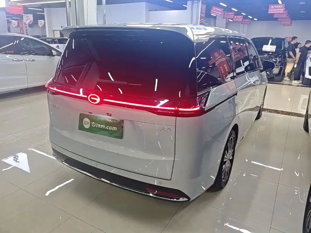 GAC Motor E8 PHEV 2024 — фото 7