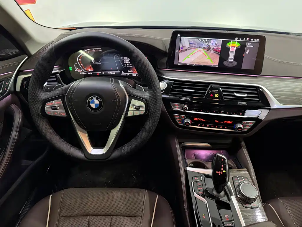 BMW 5 Series 2023 — фото 13