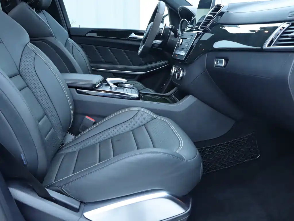 Mercedes-Benz GLS AMG 2018 — фото 8