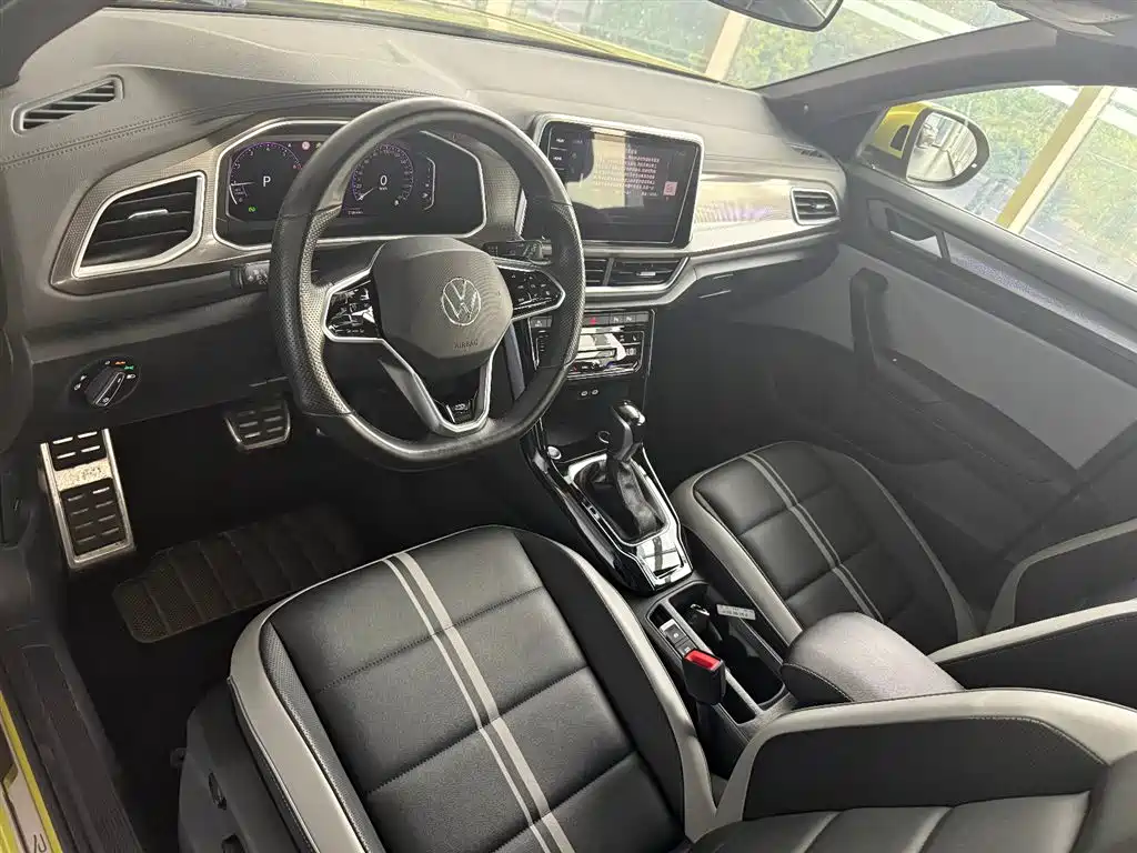 Volkswagen T-Roc 2023 — фото 18