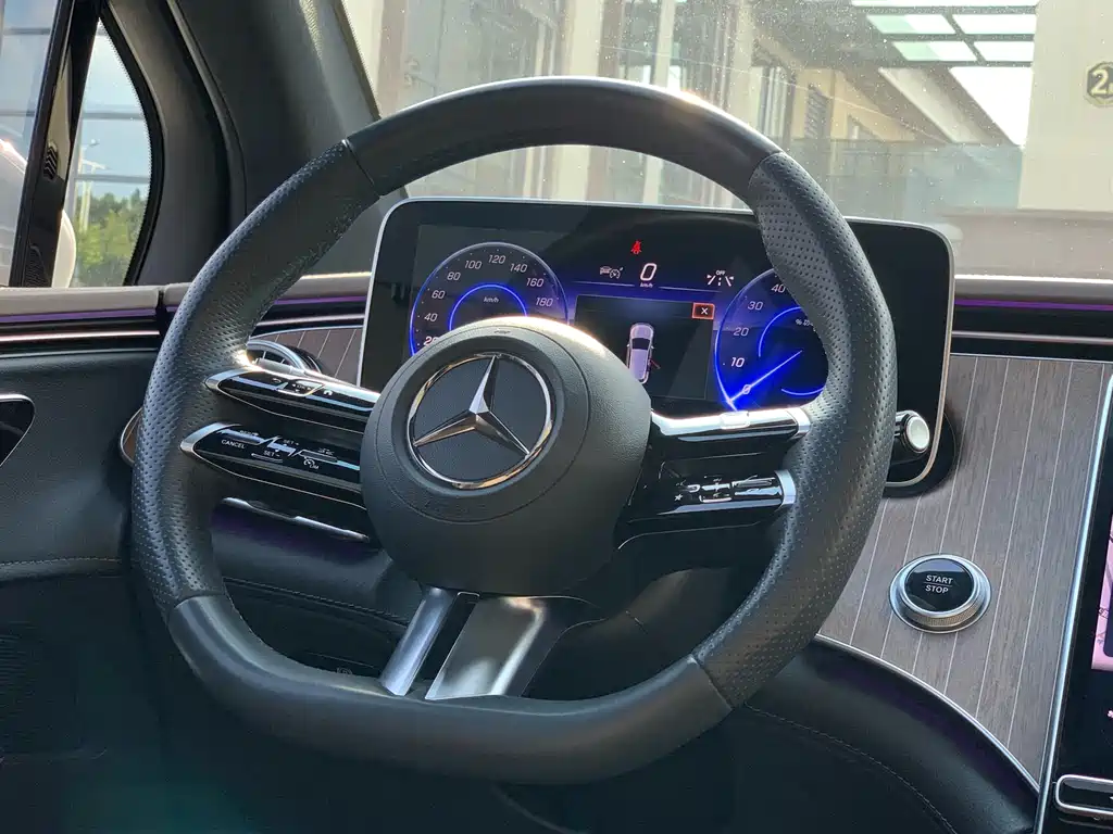 Mercedes-Benz EQE SUV 2024 — фото 20