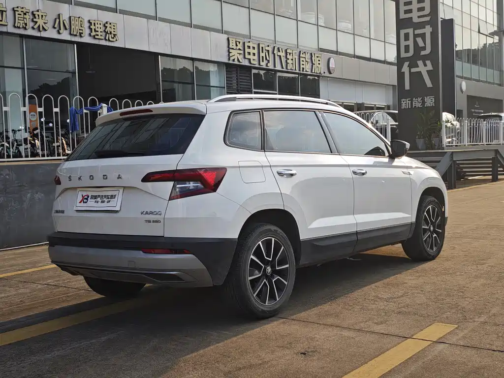 Skoda Karoq 2020 — фото 12