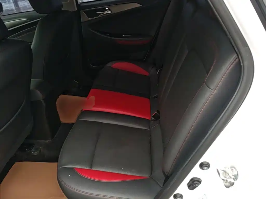 Changan Eado XT 2018 — фото 17