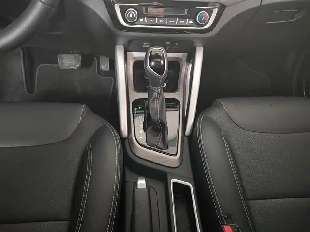 Geely Vision X3 2019 — фото 10