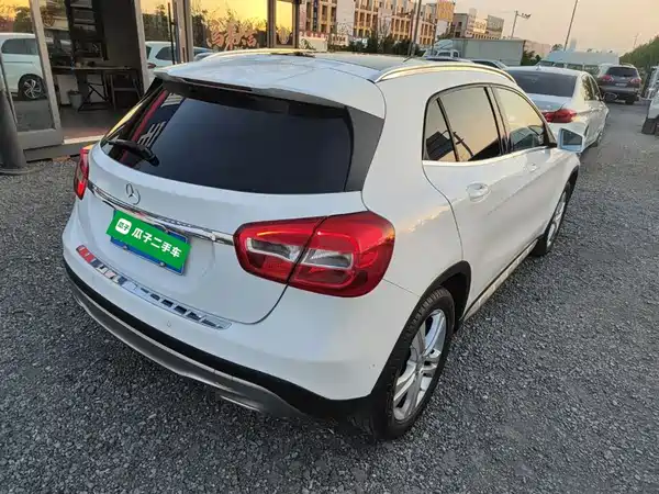 Mercedes-Benz GLA 2016