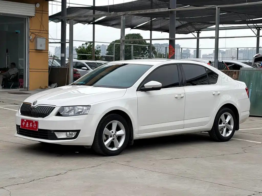 Skoda Octavia 2015 — фото 1