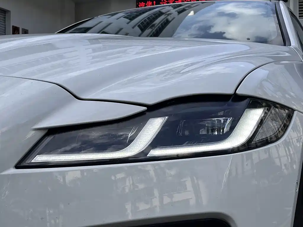 Jaguar XFL 2021 — фото 12