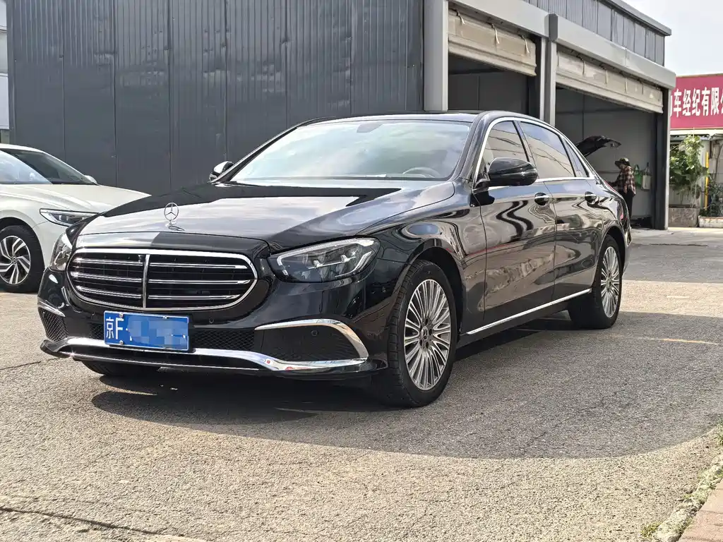 Mercedes-Benz E-Class 2021 — фото 1