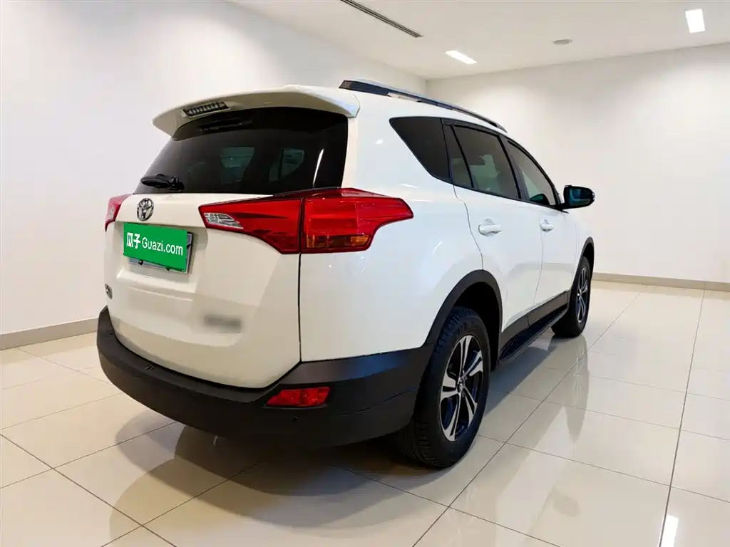 Toyota RAV4 2015