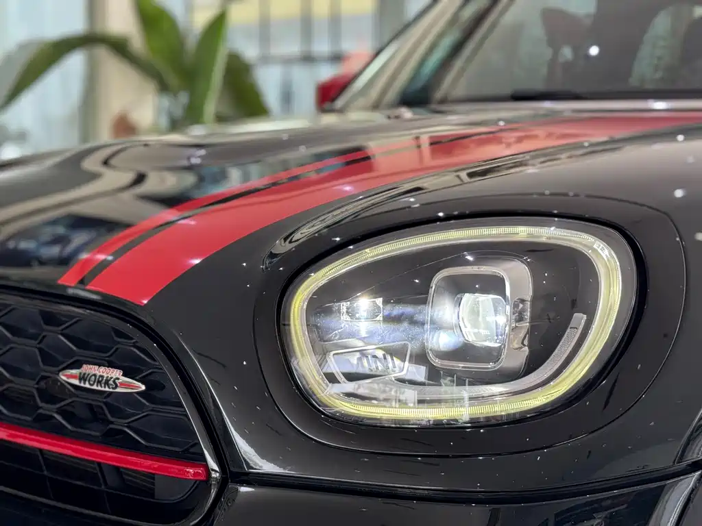 MINI JCW Countryman 2021 — фото 16