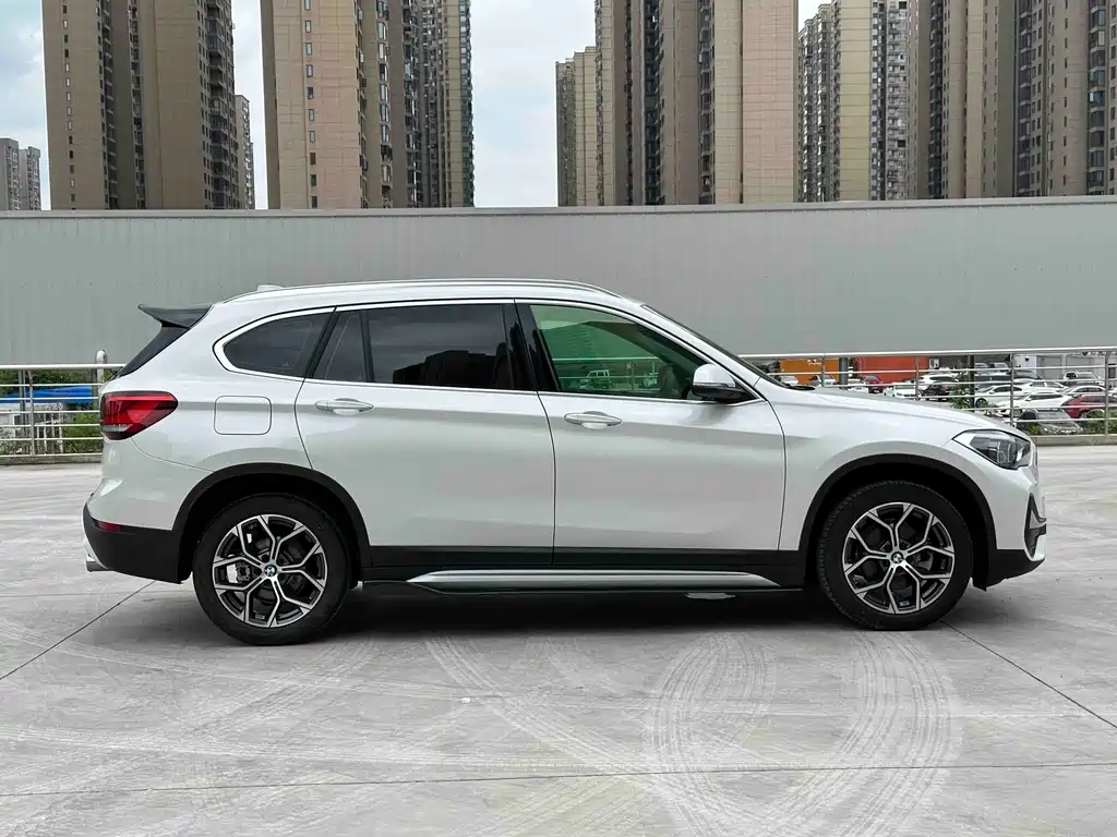 BMW X1 2022 — фото 8