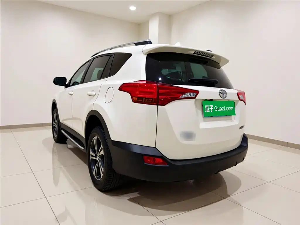 Toyota RAV4 2015