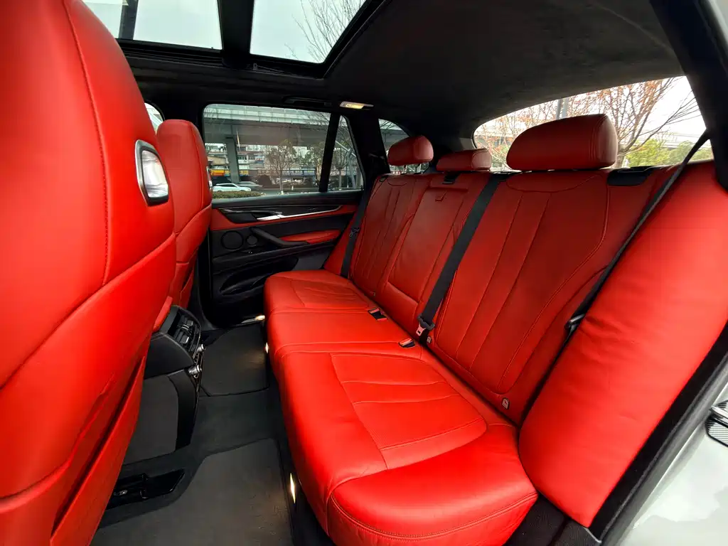 BMW X5 M 2015 — фото 11