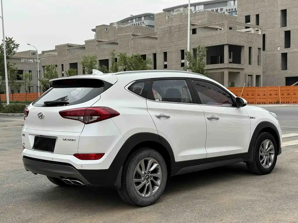 Hyundai Tucson 2017 — фото 8