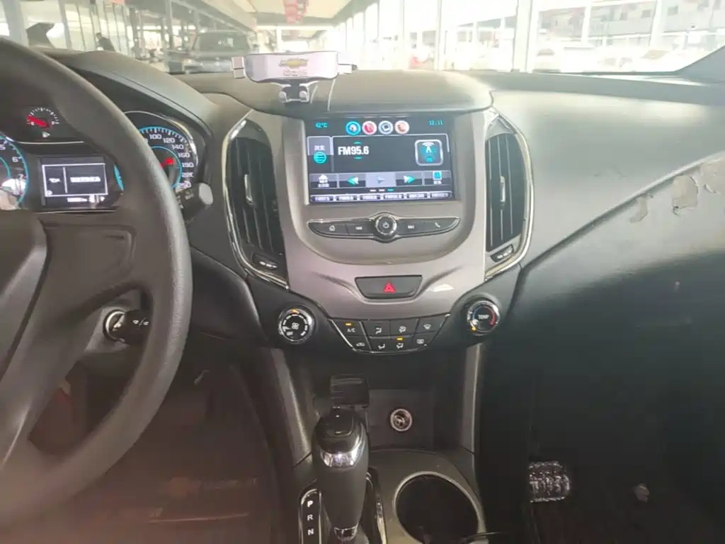 Chevrolet Cruze 2019 — фото 13