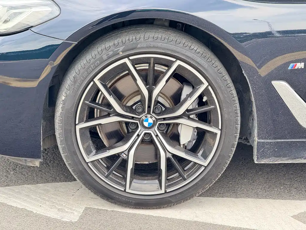 BMW 5 Series 2021 — фото 24