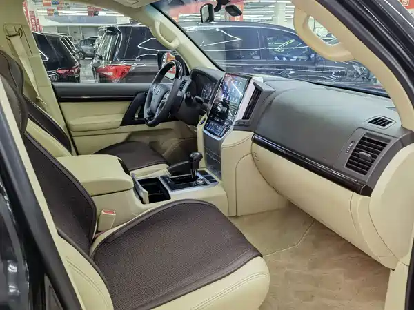Toyota Land Cruiser 2016