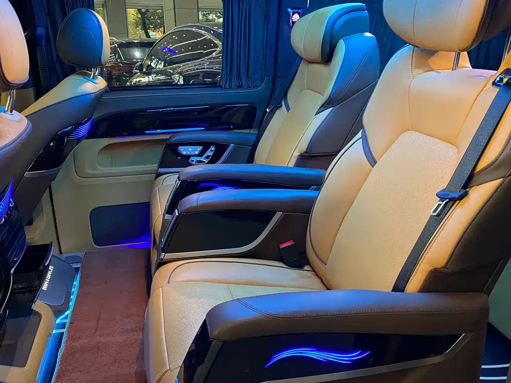Mercedes-Benz Vito 2022 — фото 10