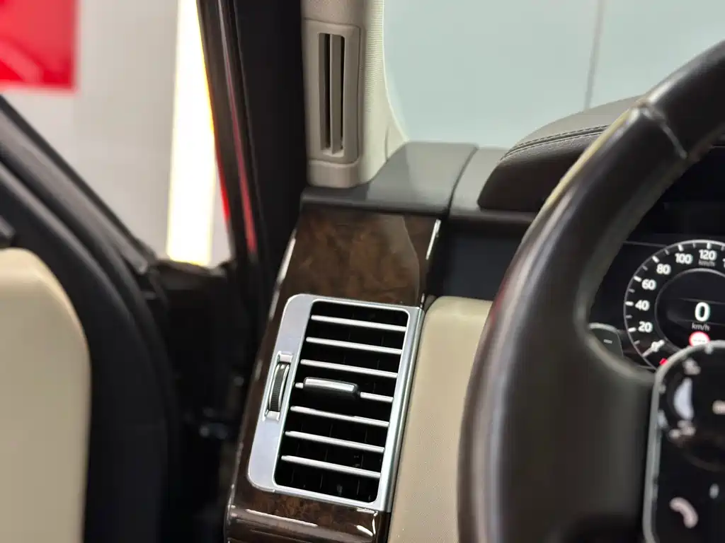 Land Rover Range Rover 2022 — фото 18
