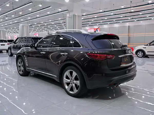 Infiniti QX70 2013