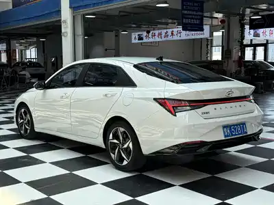 Hyundai Elantra 2023