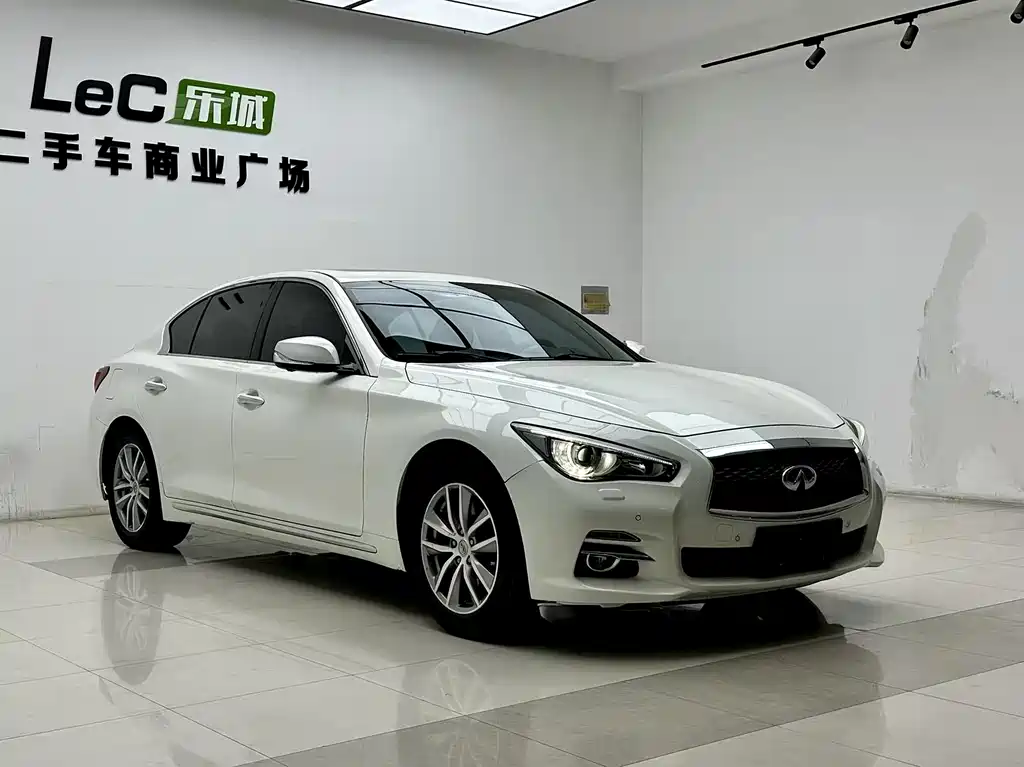 Infiniti Q50L 2017 — фото 2