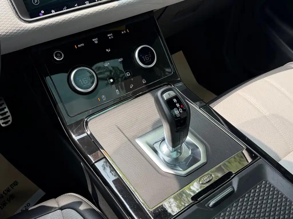 Land Rover Evoque 2021 — фото 15