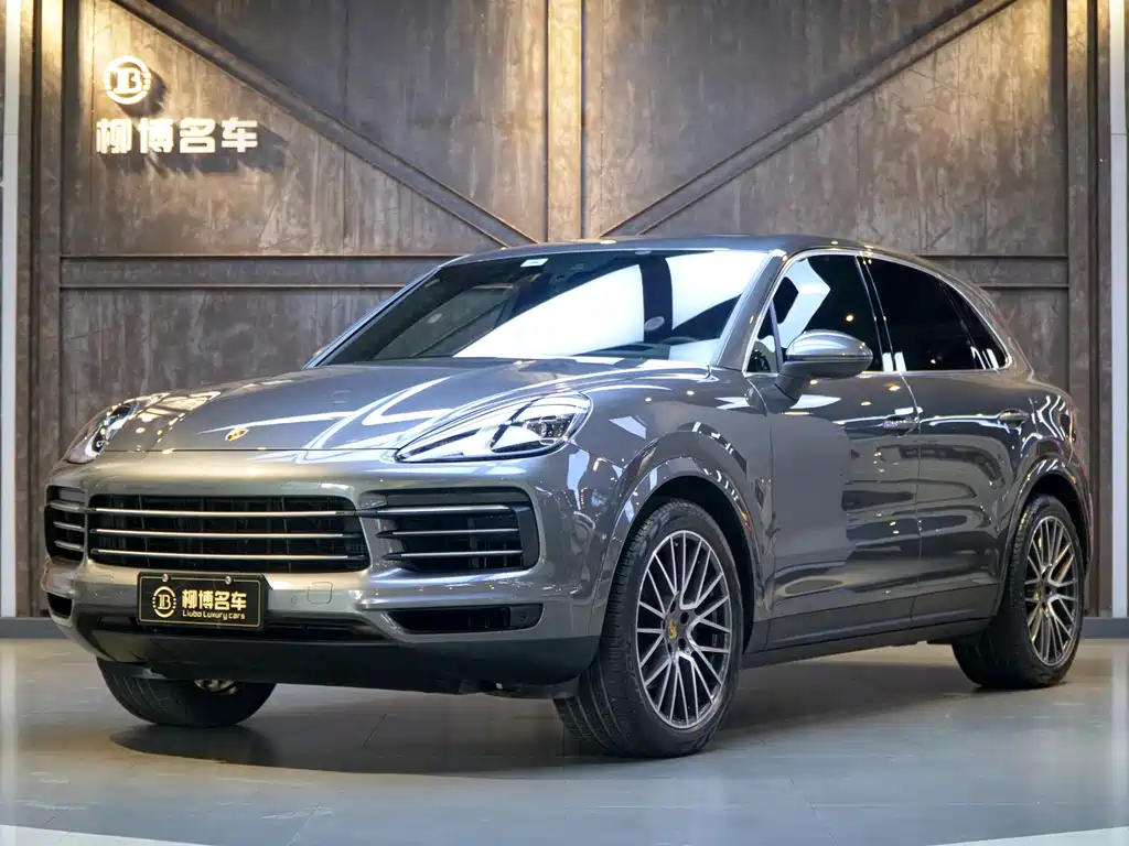 Porsche Cayenne 2022 — фото 1