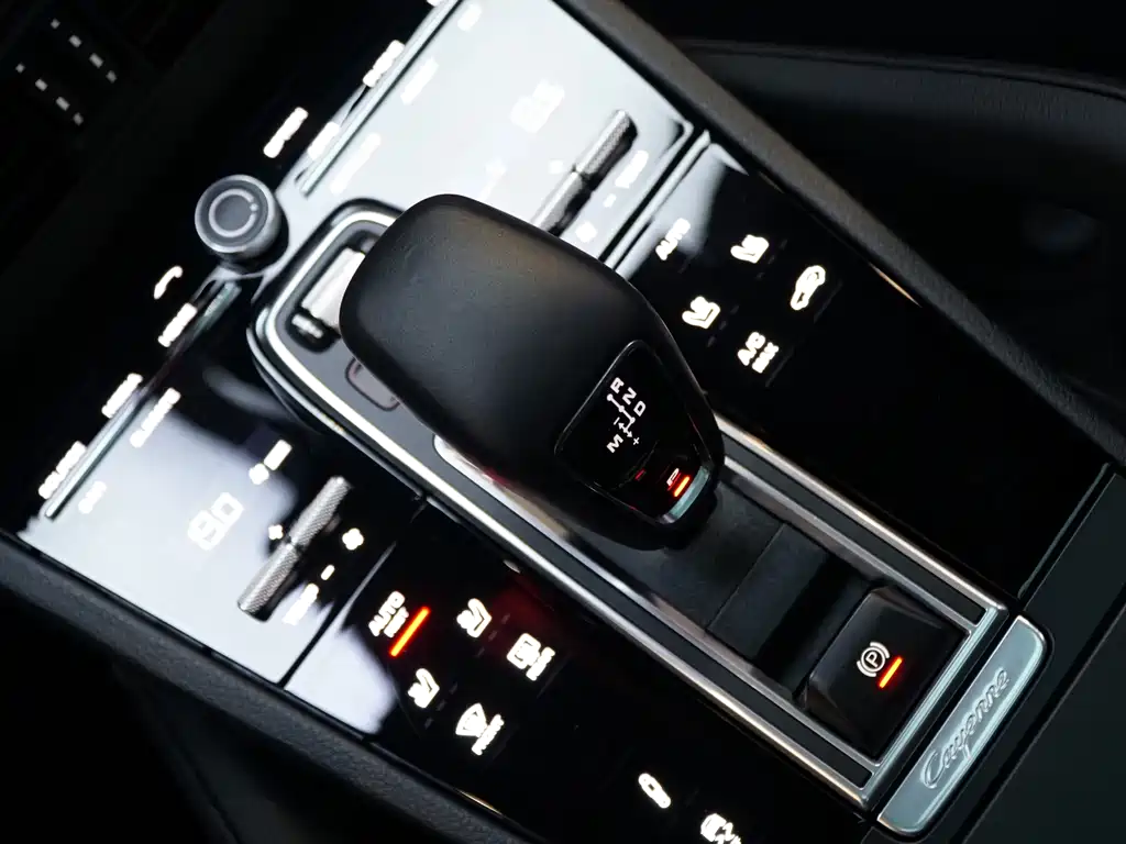 Porsche Cayenne 2022 — фото 18