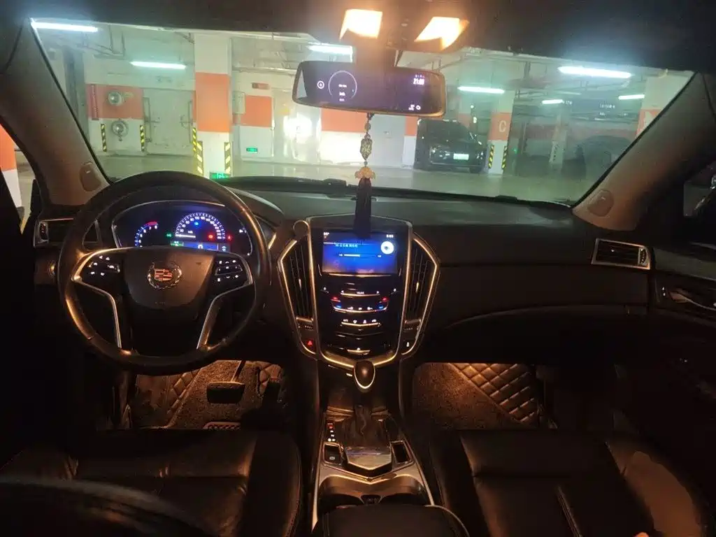 Cadillac SRX 2015 — фото 10
