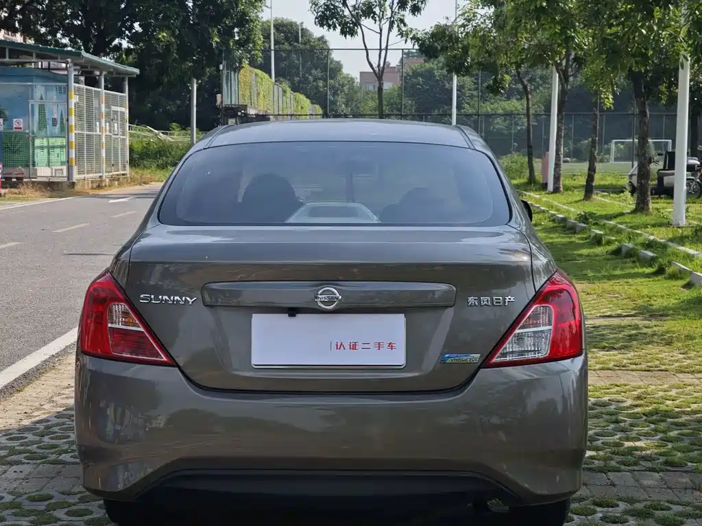 Nissan Sunny 2016 — фото 7